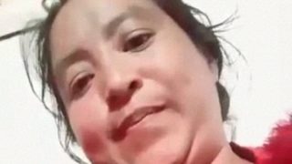 Chut video desi hottie showing yoni